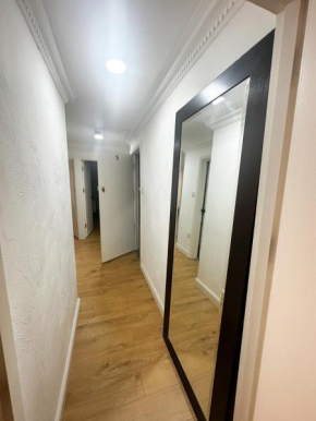 Flat 4, Stay in Aldgate